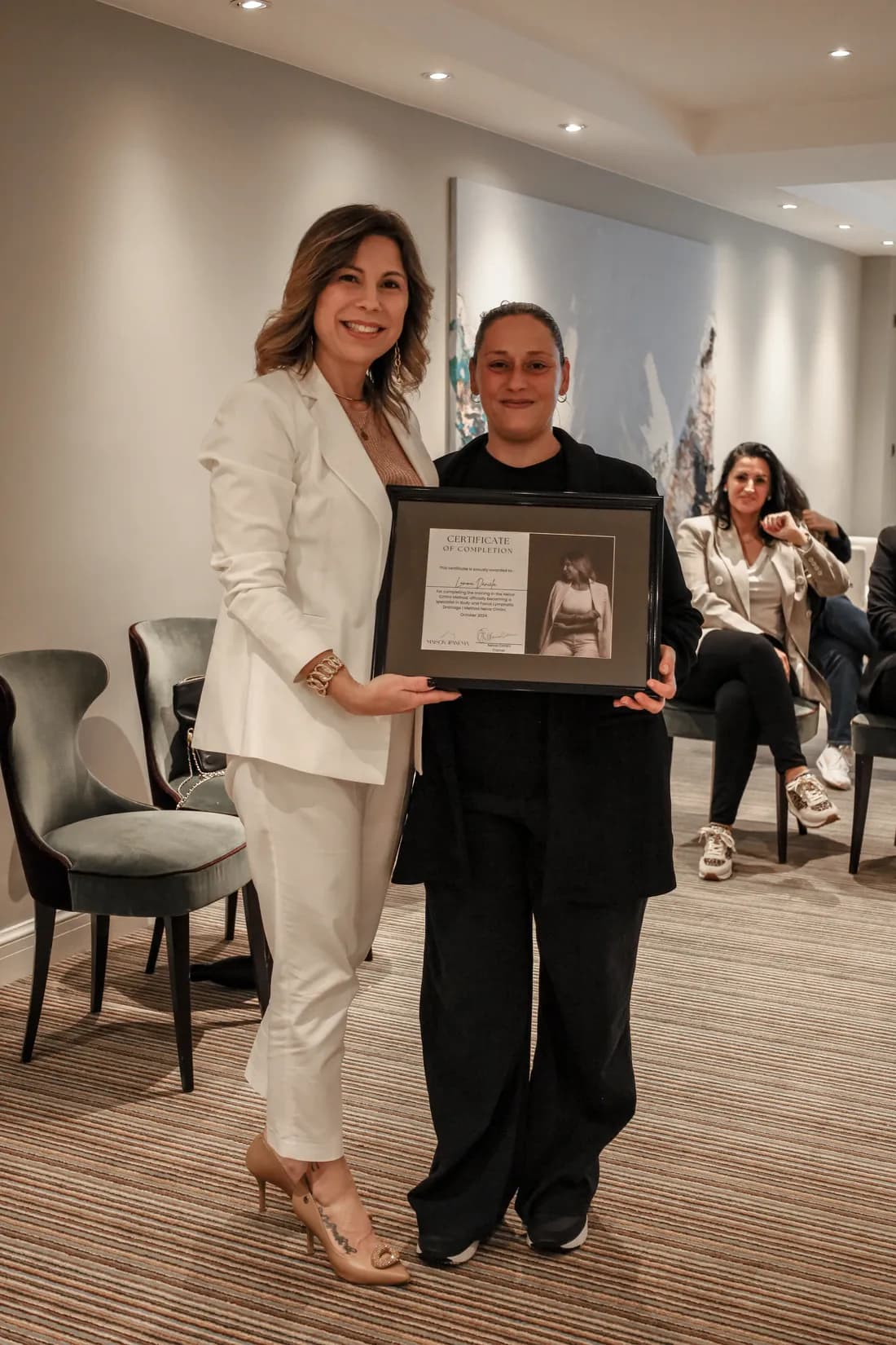 Awarding the Método Neiva Cimini® certificate of completion